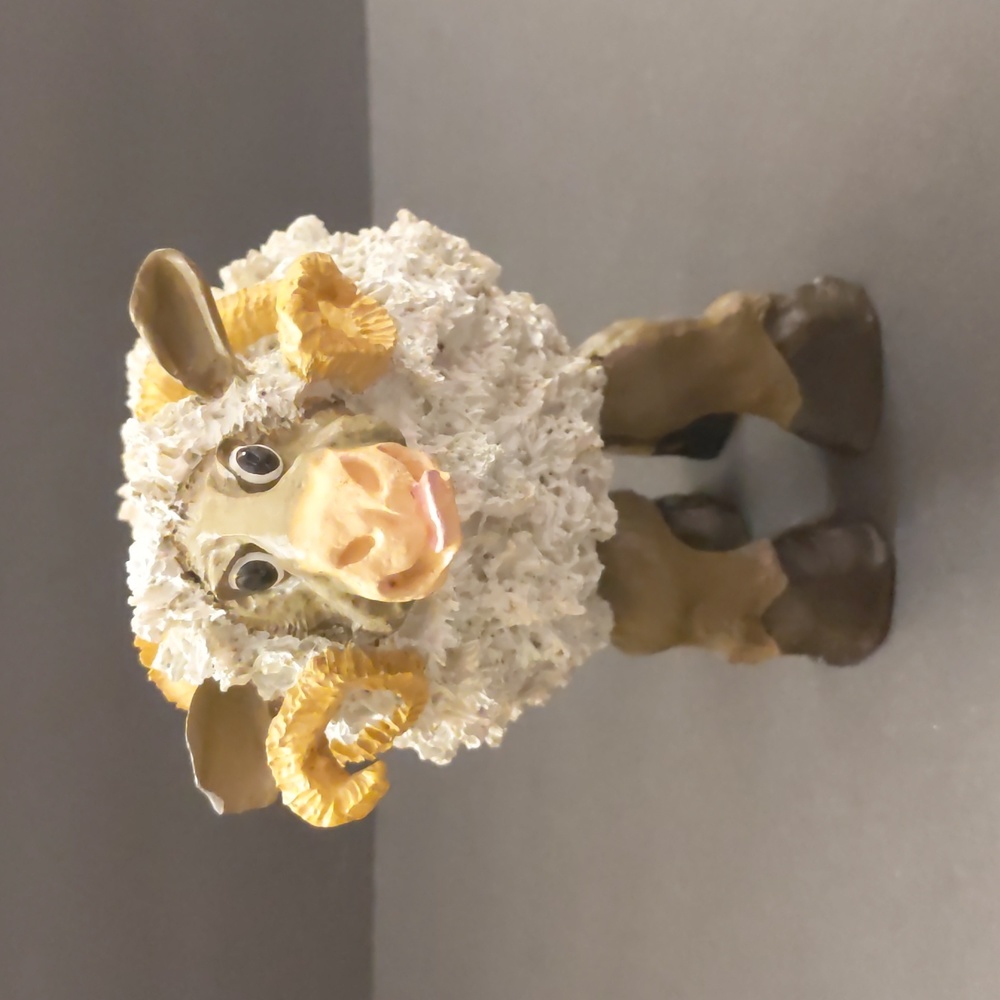 Heavy Sheep/Ram Figurine Happy Acres #314 Wooly